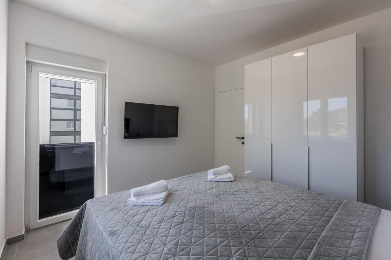 Carpe Diem Luxury Apartments โรกอซนิซา ภายนอก รูปภาพ