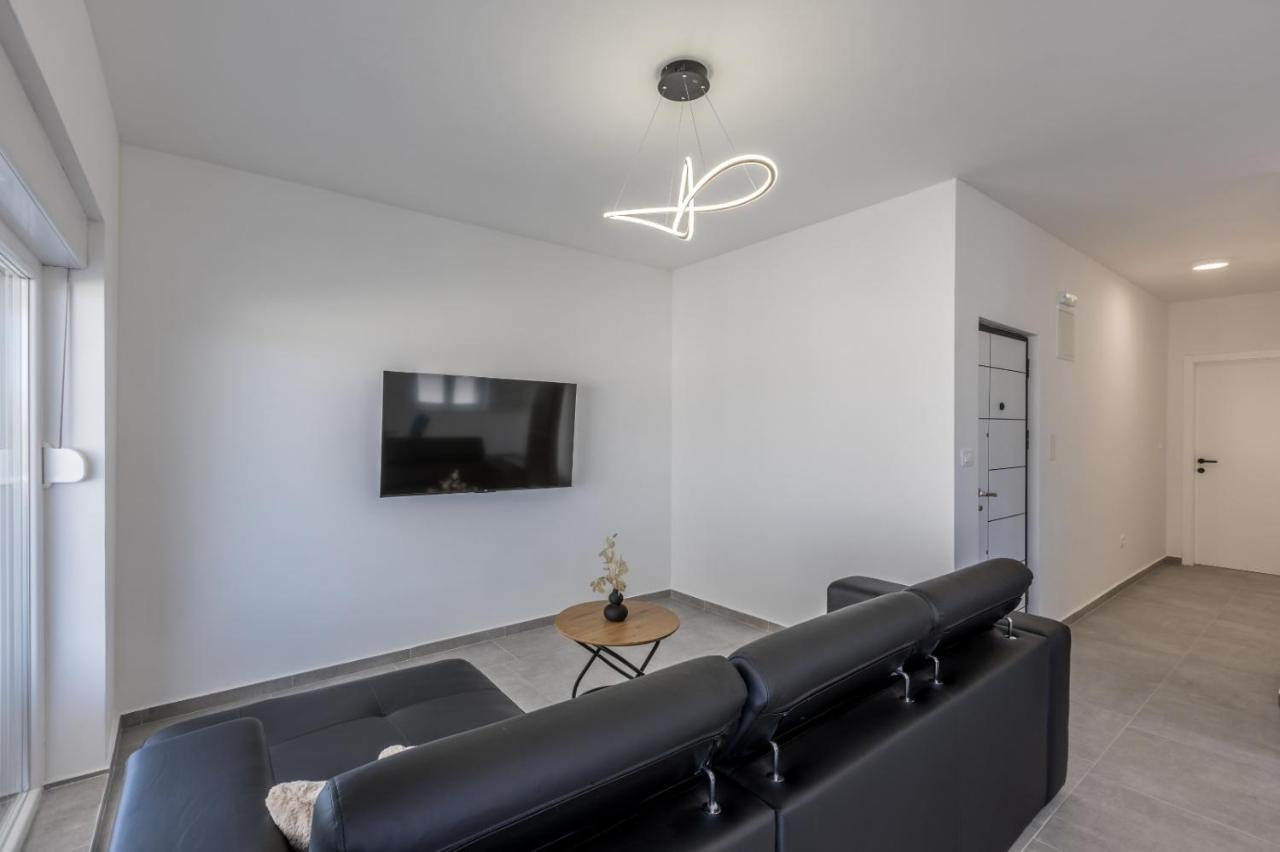 Carpe Diem Luxury Apartments โรกอซนิซา ภายนอก รูปภาพ